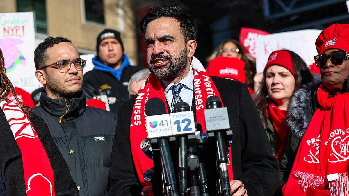 El alcalde Zohran Mamdani habla en apoyo a la huelga de enfermeras frente al hospital New York-Presbyterian/Columbia University Irving Medical Center, el lunes 12 de enero de 2026, en la ciudad de Nueva York.