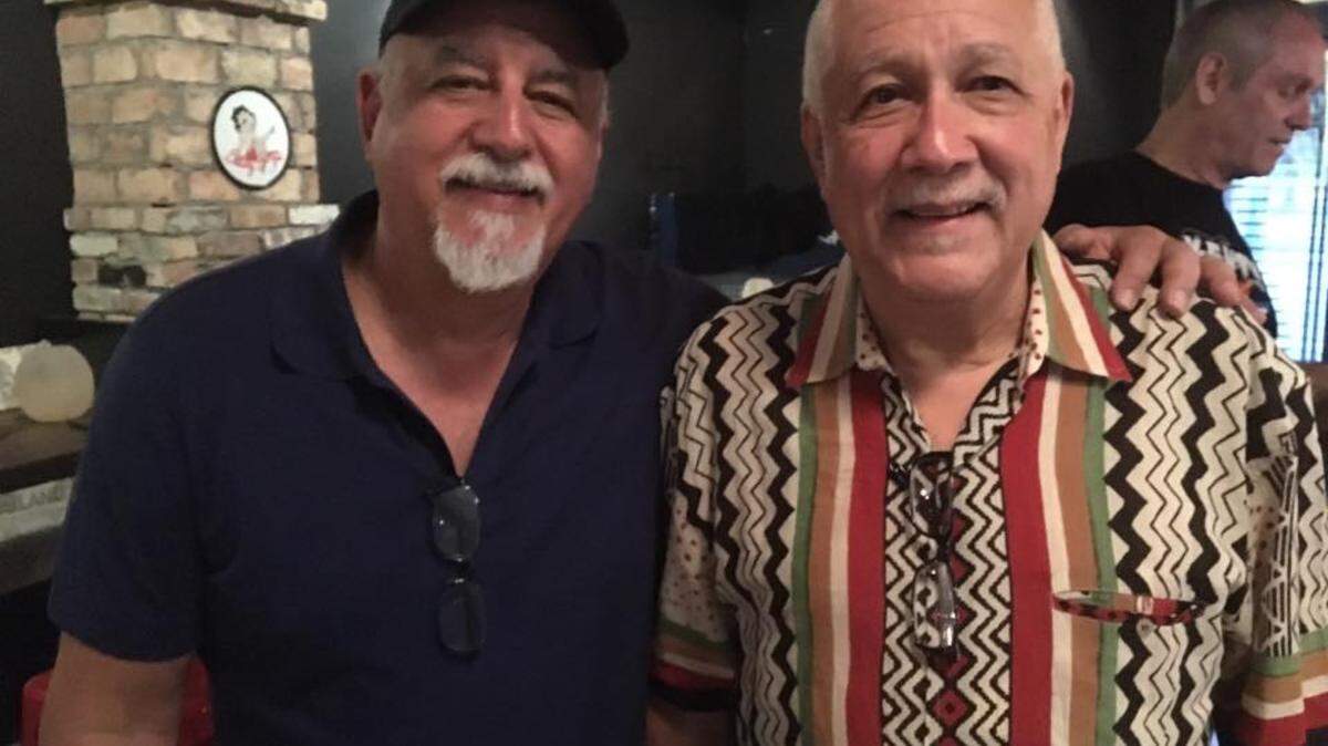Jorge Soliño, director de “Una noche en la vida”, junto al legendario músico cubano Paquito D’Rivera. El reestreno del documental tendrá lugar en el Koubek Center de Miami, el próximo 24 de enero.