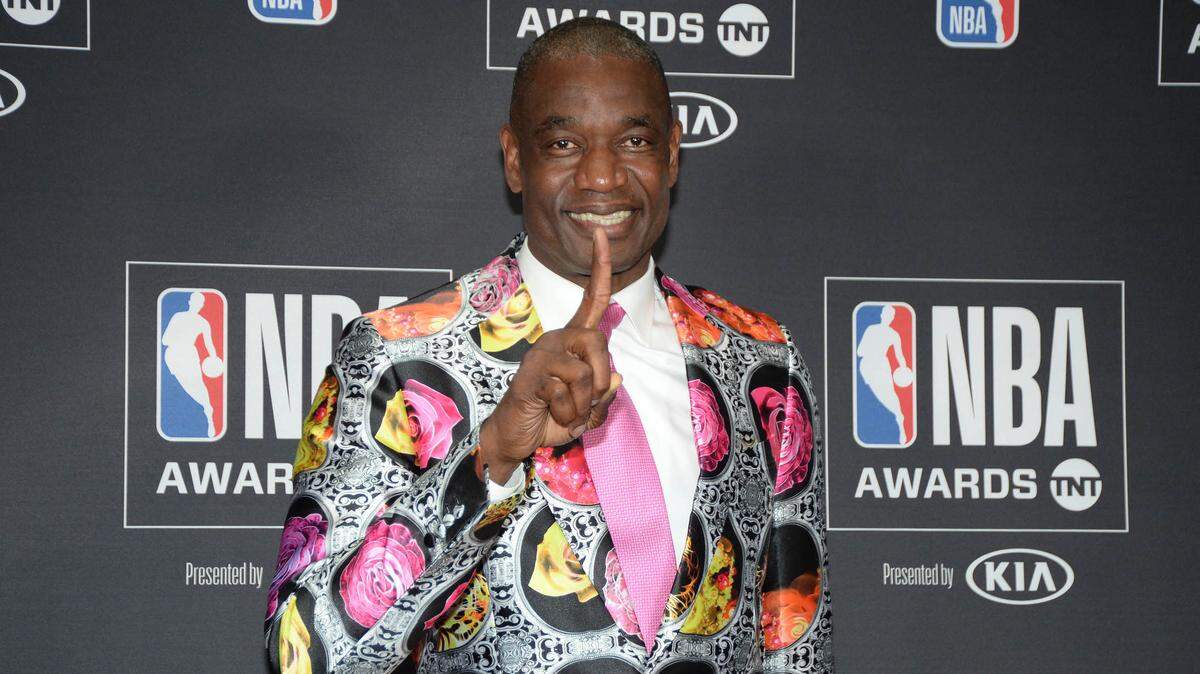 El estelar basquetbolista congoleño-estadounidense Dikembe Mutombo, uno de los mejores jugadores defensivos de la historia de la NBA, falleció a los 58 años, informó este lunes la liga de basquetbol norteamericana.