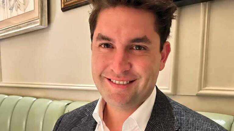 Inventó una empresa en un ascensor y se convirtió en el ‘Rey del Cangrejo Moro’ de Miami. Murió a los 42 años