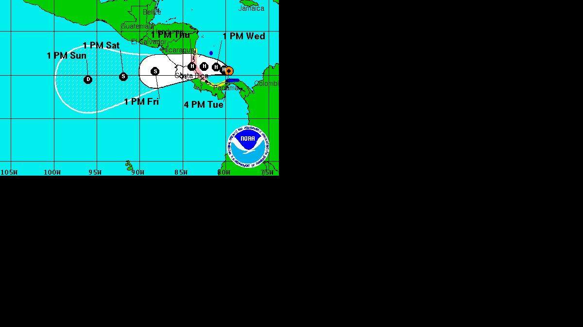 Las últimas predicciones del la tormenta, del Centro Nacional de Huracanes. 