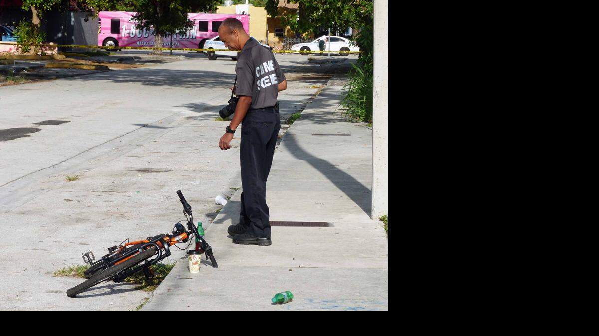 Tres personas fueron baleadas el miércoles cerca de Florida Avenue y Douglas Road.