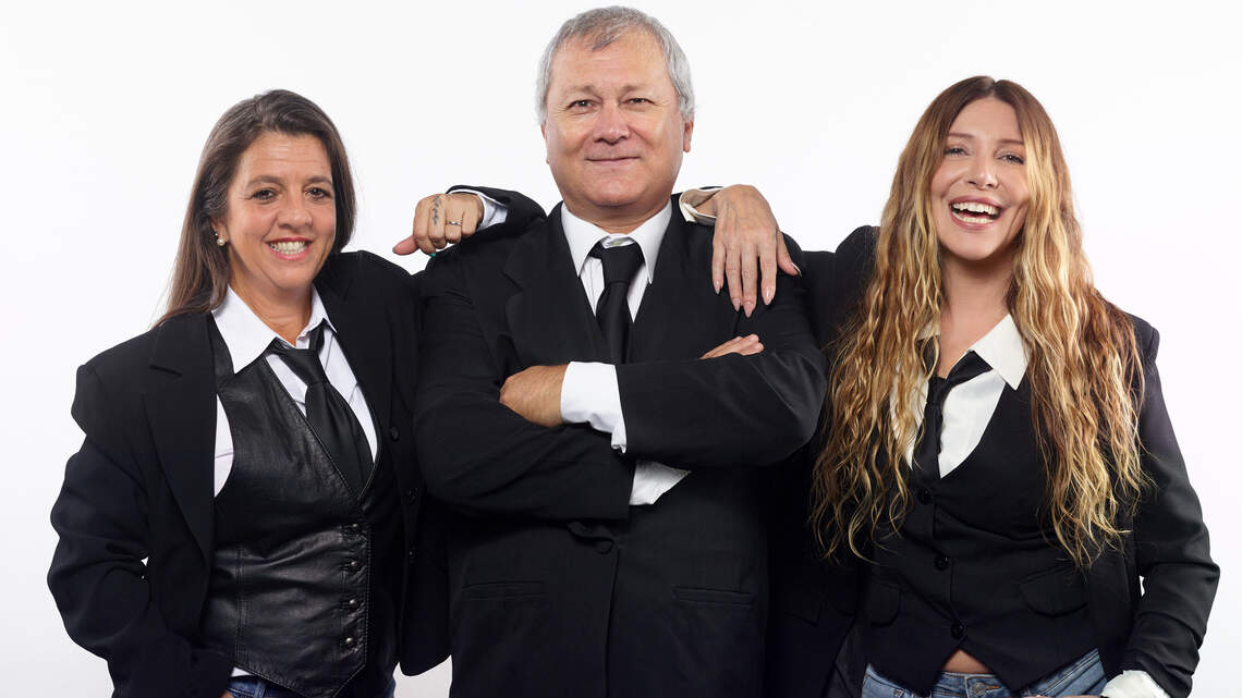 Mónica Ayos y Jessica Alvarez Diéguez se lucen en Teatro 8