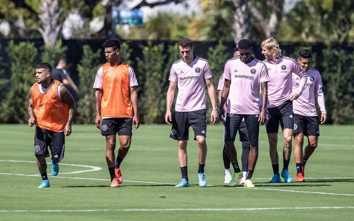 Jugadores del Inter Miami participan en un entrenamiento el 10 de febrero de 2022 en Fort Lauderdale.