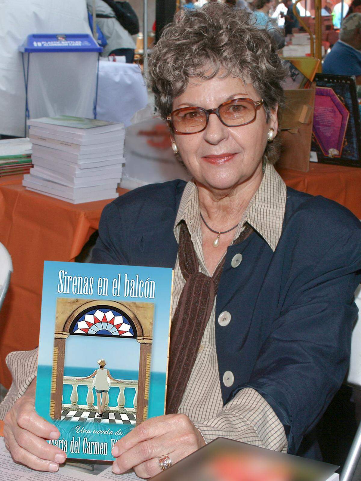 La escritora cubana María del Carmen Villanueva presenta en la Feria del Libro de Miami ‘Sirenas en el balcón’, una novela inspirada en su niñez y adolescencia en La Habana de los años 40 y 50.