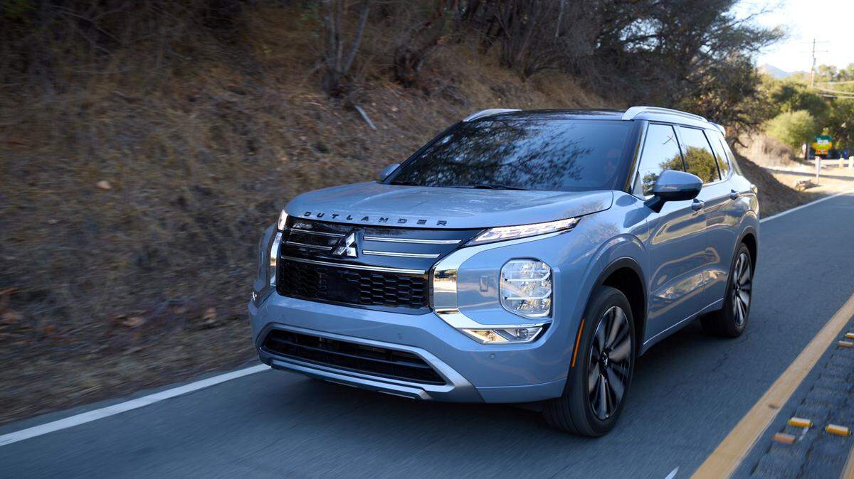 El Mitsubishi Outlander del 2025 es exactamente lo que me prometió desde el primer día: un SUV familiar de tres filas confortable, confiable, muy bien equipado para su precio y con una garantía que da tranquilidad a largo plazo. Cumplió con todo lo que necesite en el uso cotidiano sin darme ninguna sorpresa desagradable.