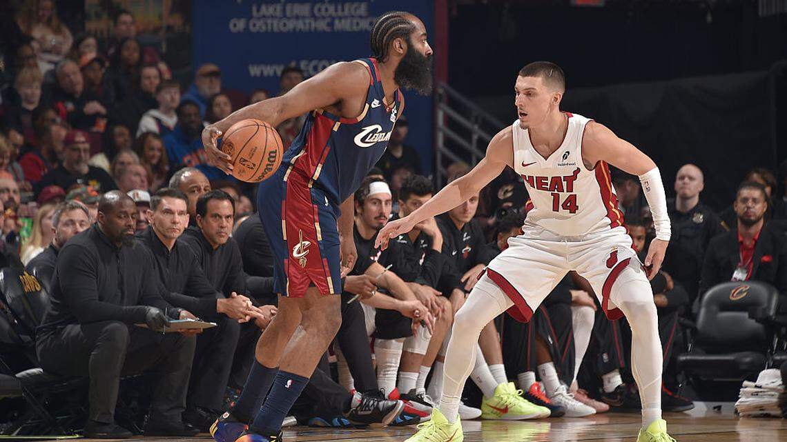 El Heat recibe una histórica paliza en Cleveland y cae al fondo de la tabla
