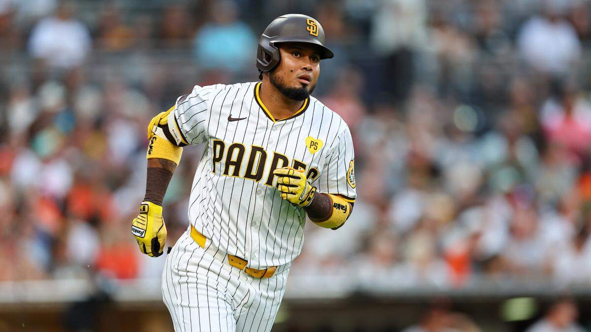 El venezolano Luis Arráez ha pegado de hit en sus últimos ocho juegos en forma consecutiva y apunta a conquistar su tercer título de bateo, al presentarse como el líder de la Liga Nacional con promedio de .315.