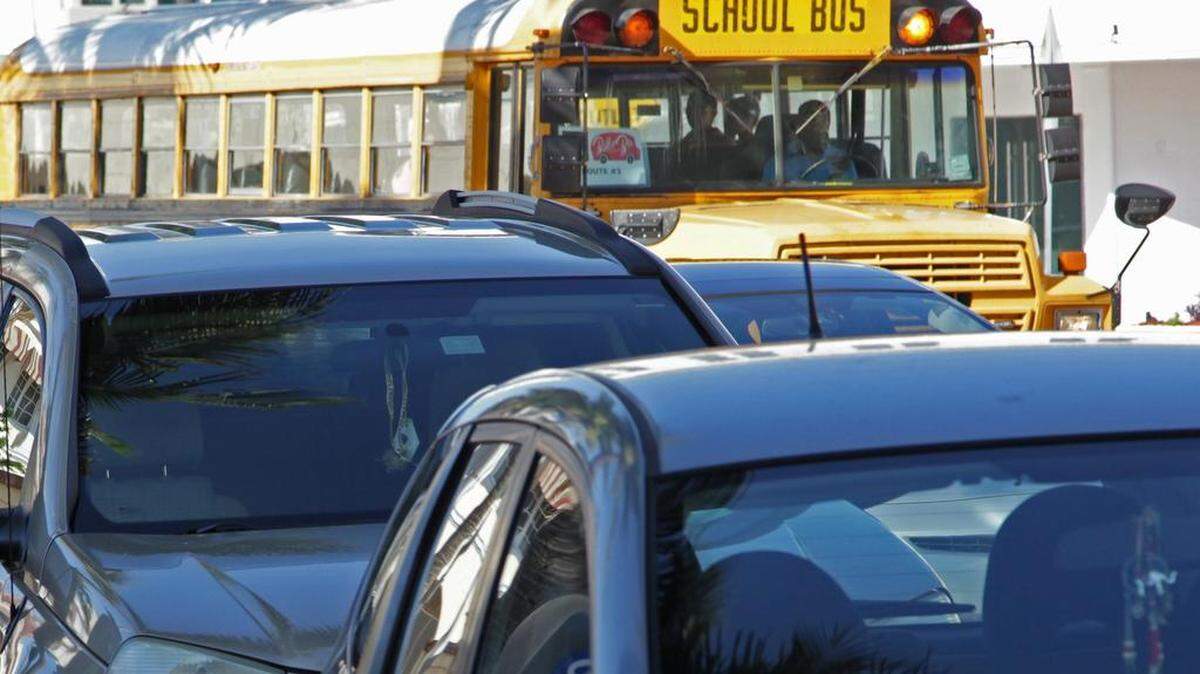 Con el regreso a clases, muchos padres no solo se preocupan por el buen desempeño de sus hijos en la escuela, sino también les preocupa el aumento de las medidas migratorias.