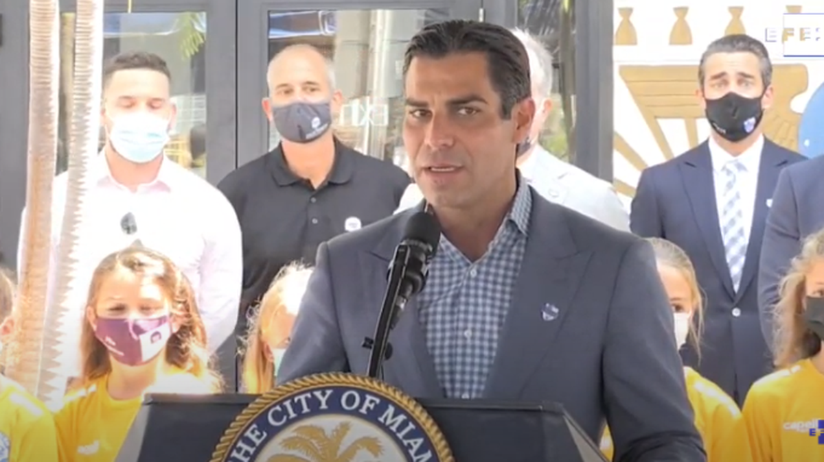 El alcalde de Miami, Francis Suárez, presentó este miércoles la candidatura de esta ciudad para ser la “gran anfitriona” del Mundial de 2026 de fútbol y acoger la final en el Hard Rock Stadium.