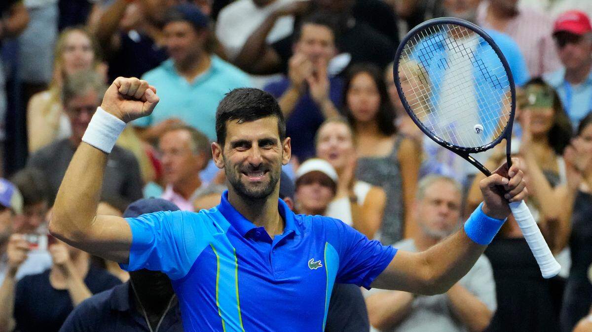 Novak Djokovic no encontró ningún tipo de problemas como sucedió en su partido previo y eliminó a Borna Gojo 6-2, 7-5, 6-4, proveniente del torneo de clasificación, el domingo por la noche, para llegar a cuartos de final del Abierto de Estados Unidos.