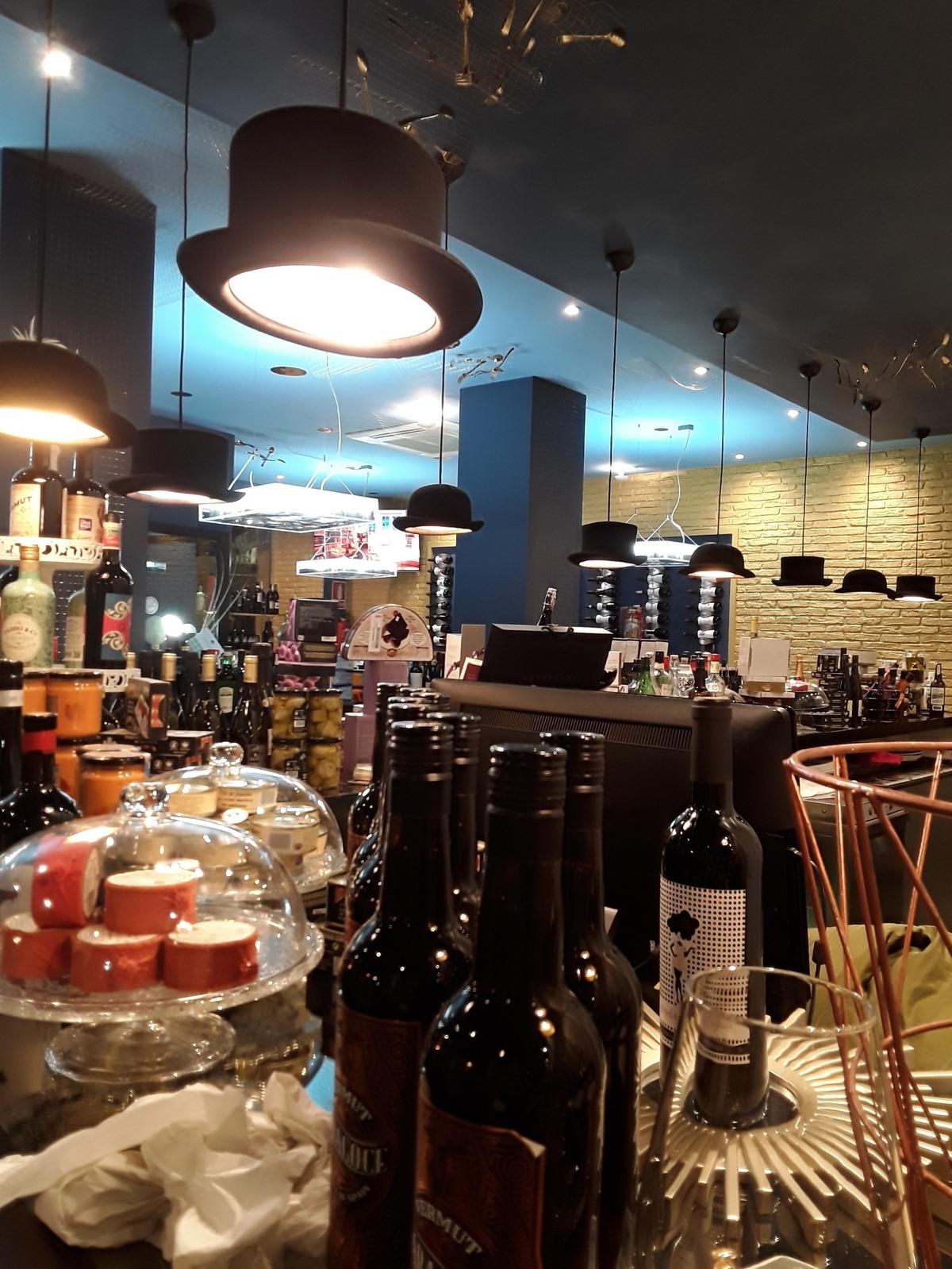 Interior del local Señorita Malauva de Valladolid.