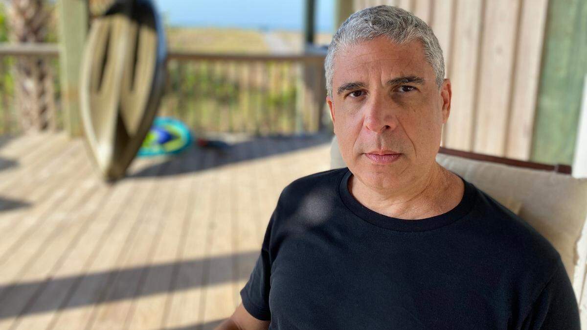 El escritor venezolano, Camilo Pino.