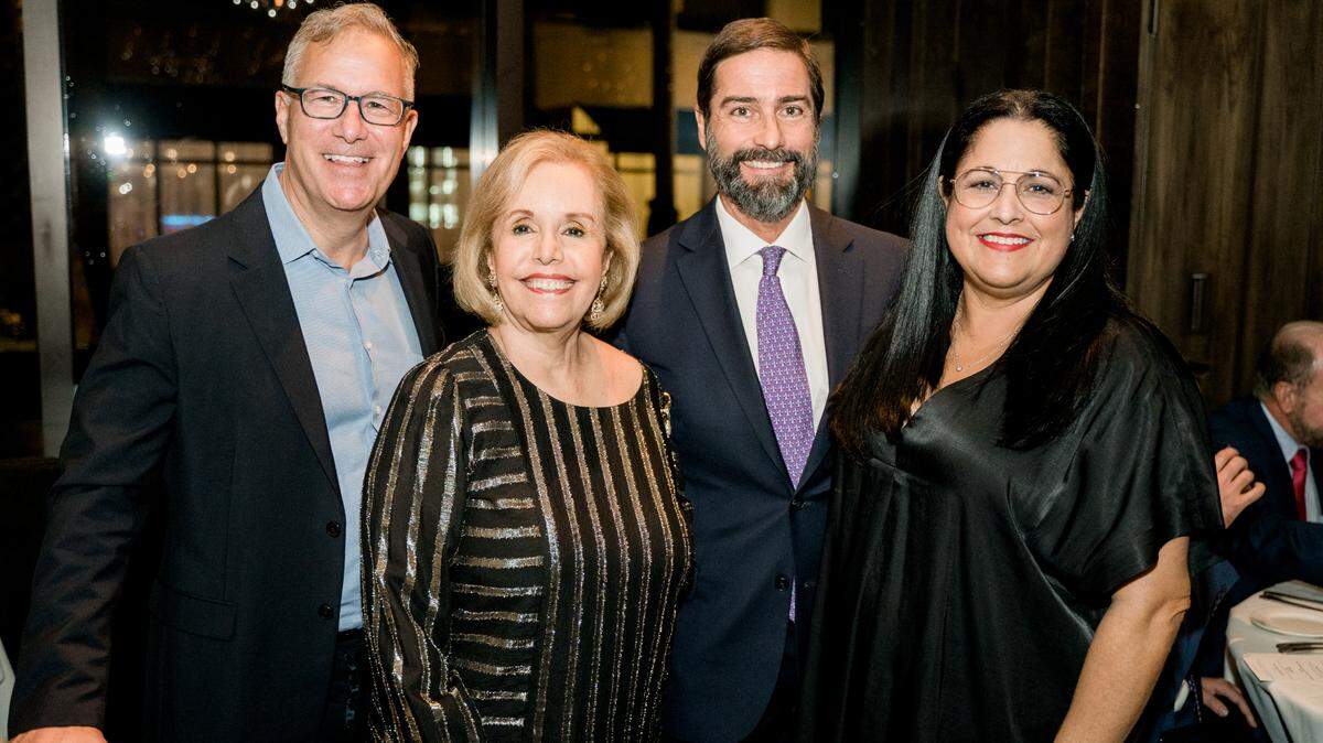 Howard Feinglass, la Dra. Aida Levitán, Ramón Abadin, Esq. y la jueza Bertila Soto durante el evento.