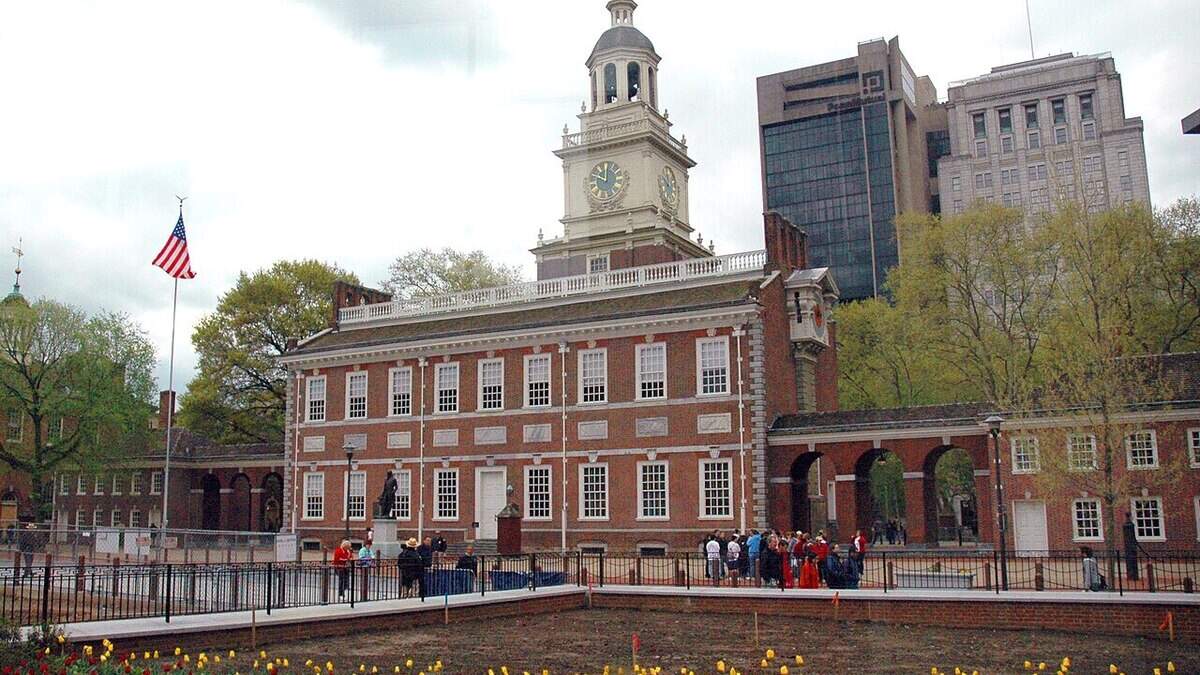 La fachada del Independence Hall en Filadelfia, Pensilvania.