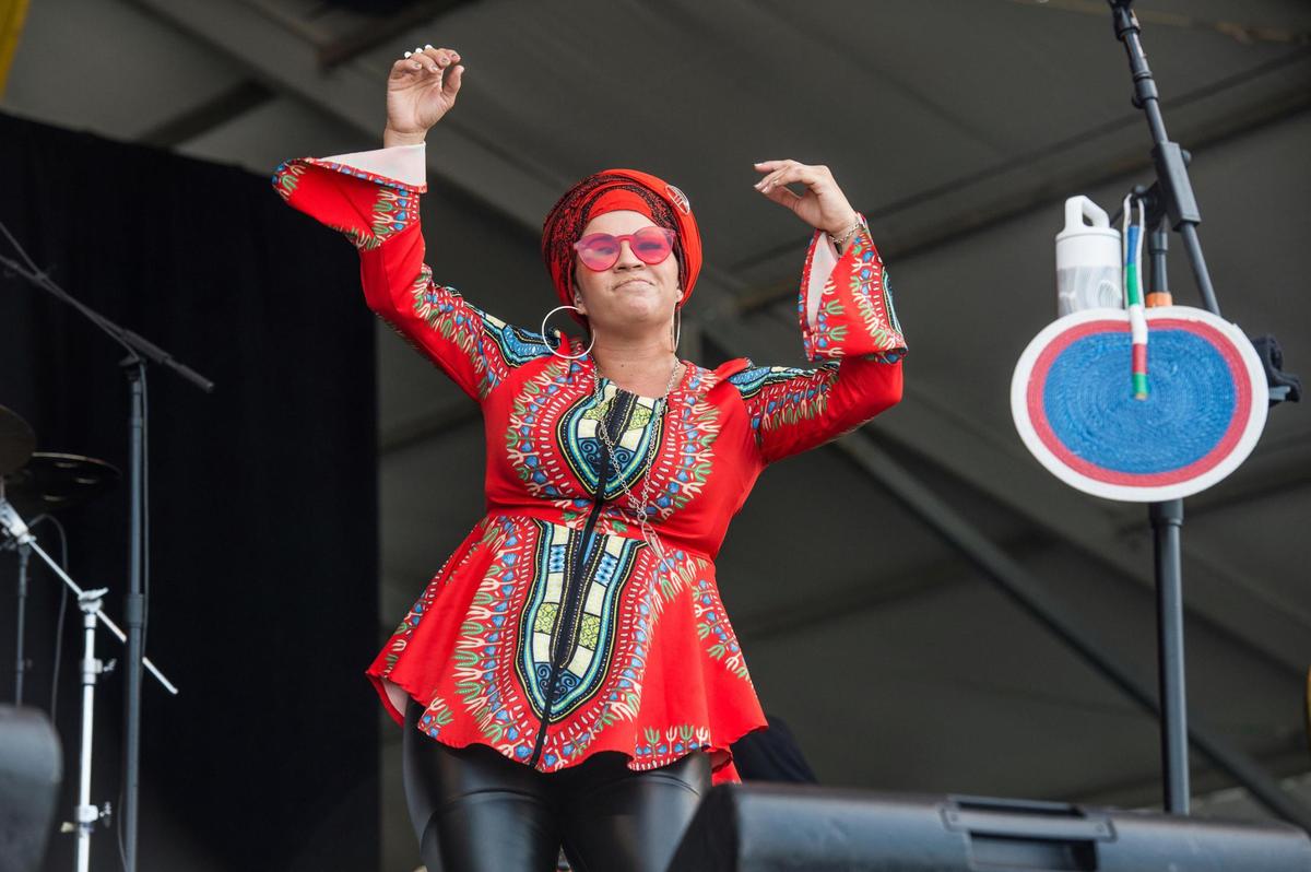 Telmary y Habana Sana en una presentación en New Orleans Jazz and Heritage Festival en mayo del 2018.