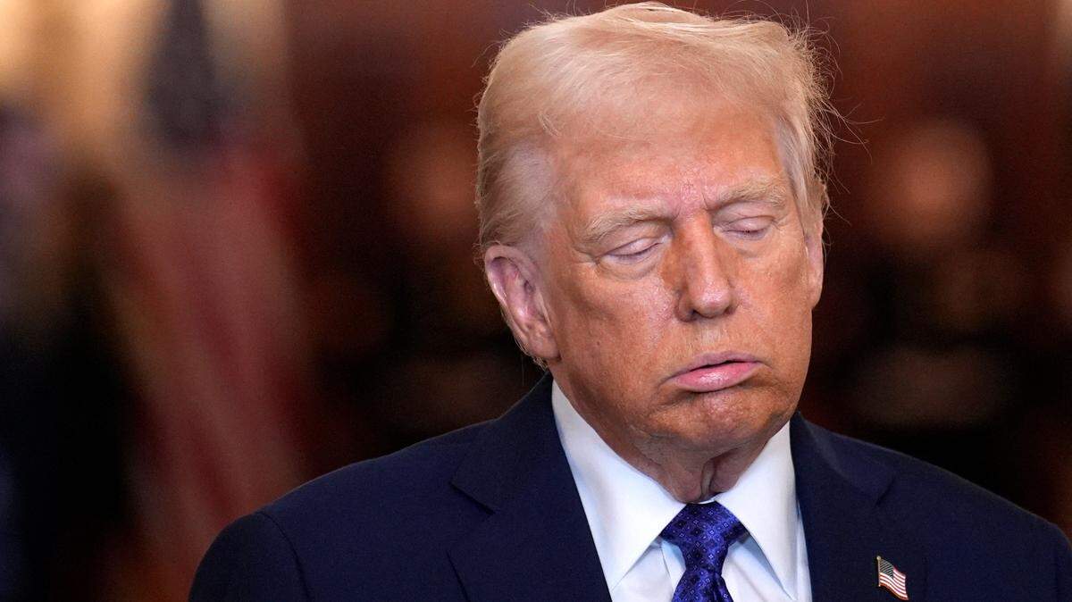 El presidente de EE.UU., Donald Trump, llega antes de firmar la Ley Laken Riley en la Sala Este de la Casa Blanca en Washington el 29 de enero de 2025. 