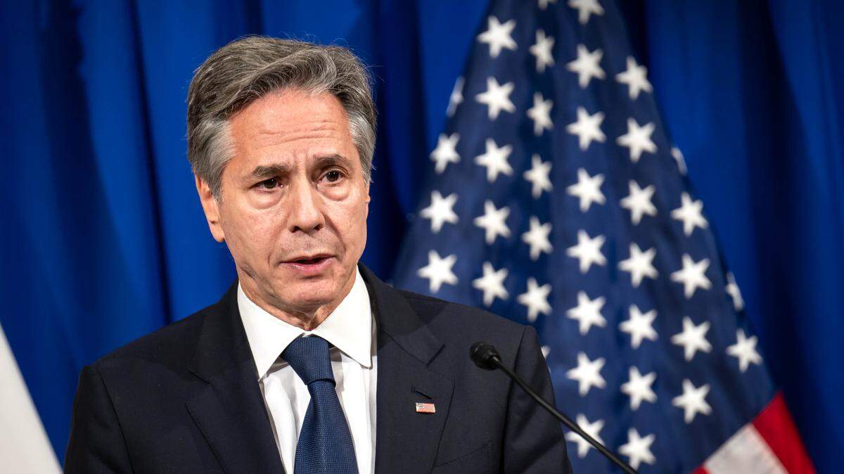 El secretario de Estado de Estados Unidos, Antony Blinken, intensificó el jueves los llamados para que Israel cumpla con el derecho internacional mientras libra su guerra contra Hamás en Gaza. En la foto, Blinken da una conferencia de prensa durante su visita a Tokio, el 8 de noviembre de 2023.