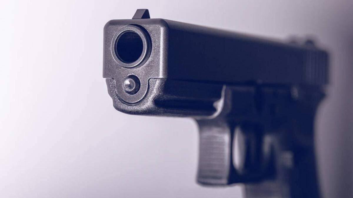 La policía de Pembroke Pines dio a conocer el nombre de la mujer que, según un portavoz, accidentalmente le dio muerte de un disparo a un menor.