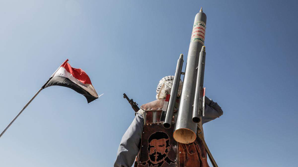 29 January 2024, Yemen, Sanaa: Armed rebels of the Iran-backed Houthi militia take part in a demonstration against the USA and Israel, amid growing tensions between the USA and the Houthis following the latter’s several operations in the Red Sea. Photo: Osamah Yahya/dpa/Sipa USA
