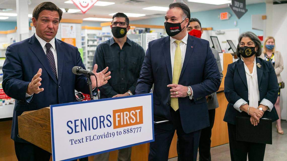En Hialeah, DeSantis anuncia nuevos sitios de vacunación minoristas para los adultos mayores de Miami-Dade