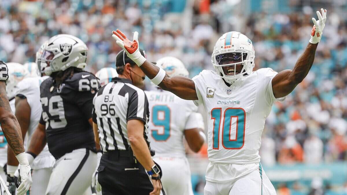 Los Dolphins de Miami cortaron lazos este lunes con el estelar wide receiver Tyreek Hill y otros jugadores del equipo. 