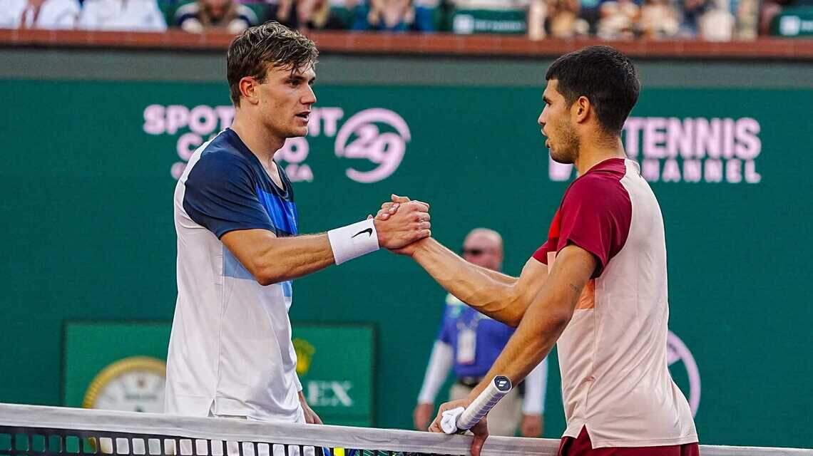 Alcaraz no pudo seguir la ruta de Djokovic y Federer y  arruinó su sueño de la triple corona en Indian Wells