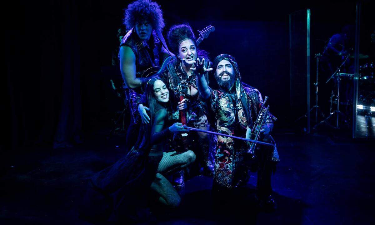 “Positive Vibration Nation”, una ópera multimedia creada por la cantautora cubanoamericana Sol Ruiz en el Miami Theater Center.