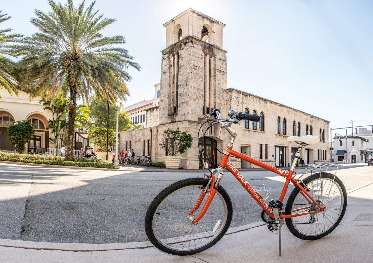 Tour en bicicleta por las casas históricas de Coral Gables.