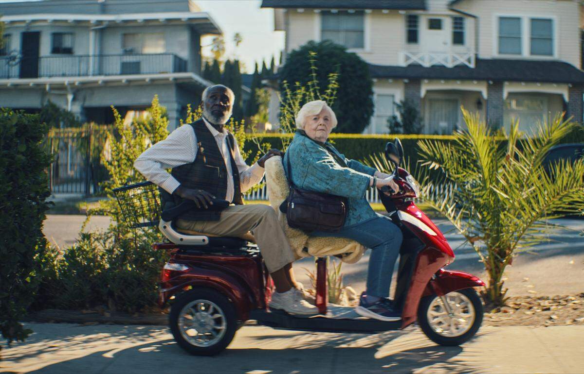 June Squibb y Richard Roundtree en “Thelma”.
