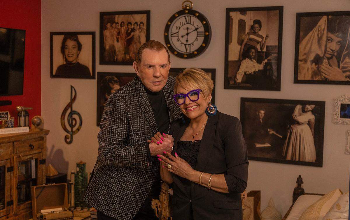 Meme Solis, quien es sin lugar a duda una de las más importantes figuras de la música popular cubana de las últimas décadas, ha encontrado en Malena Burke la compañera perfecta.