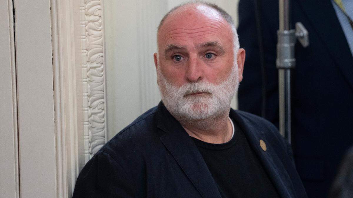 El chef José Andrés asiste a una recepción nacional de artes y humanidades en la Casa Blanca en Washington, DC, el 21 de octubre de 2024.