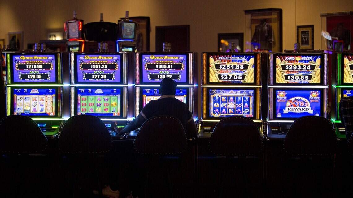 Mujer de Fort Lauderdale gana más de $3.8 millones en una máquina del Hard Rock casino