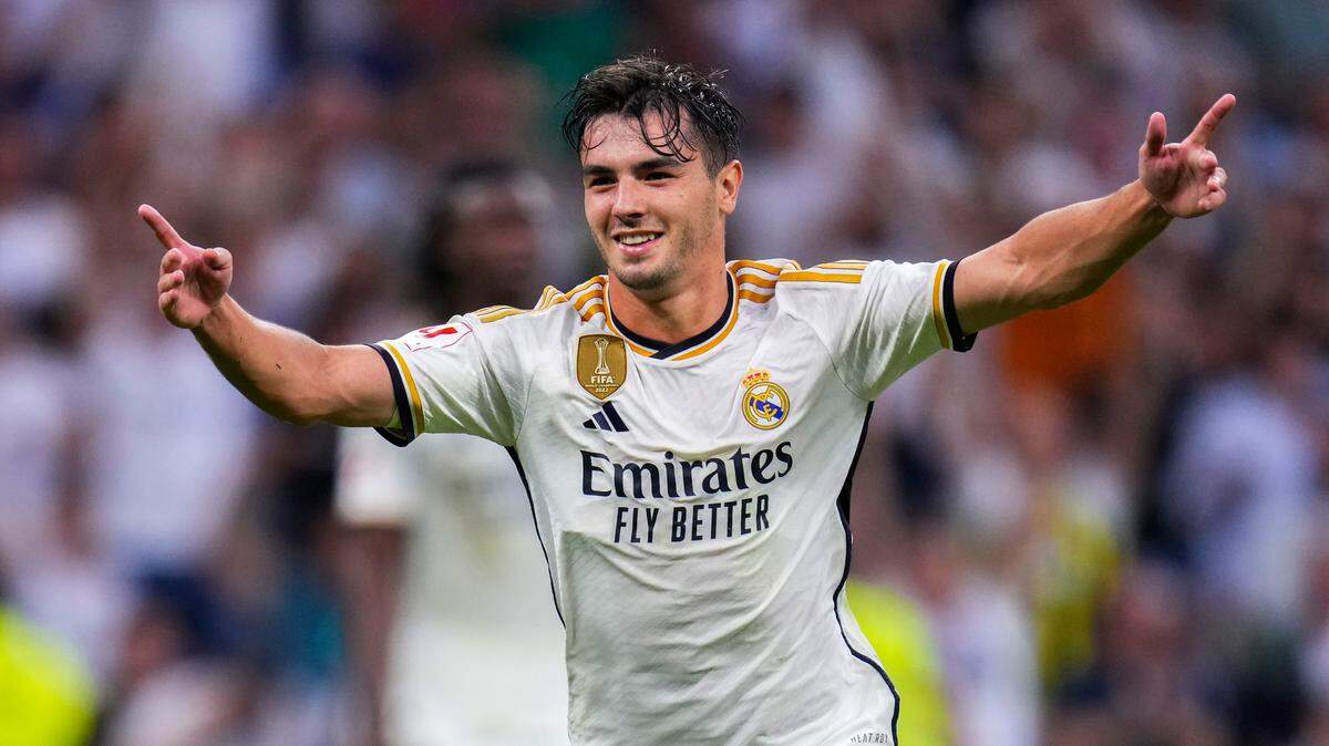 Real Madrid retomó la marcha triunfal tras doblegar el miércoles 2-0 a Las Palmas, mientras que el sorprendente Girona escaló a la cima de la Liga española al encadenar su sexta victoria seguida.