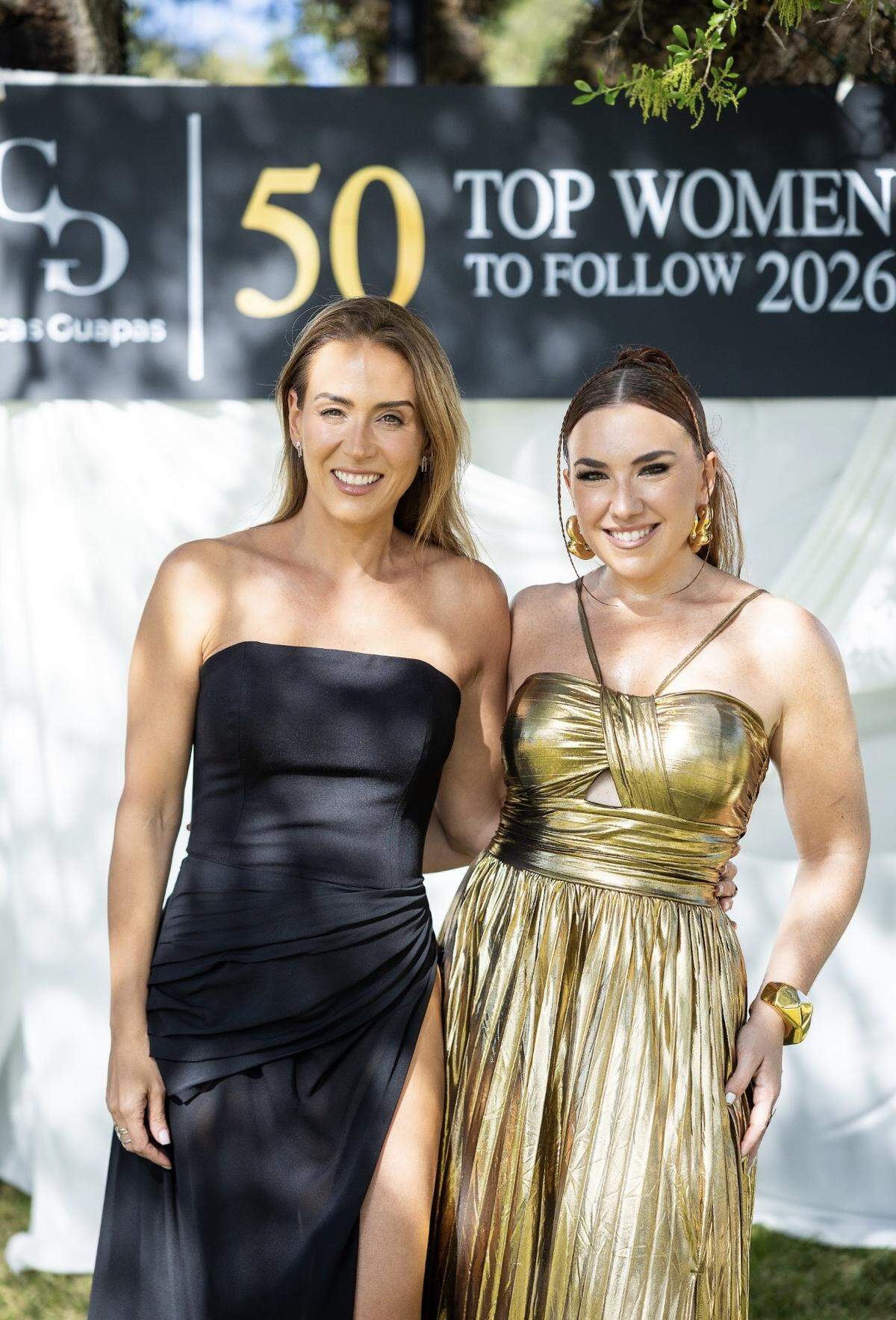 Erika de la Vega y Lucía Ugarte.