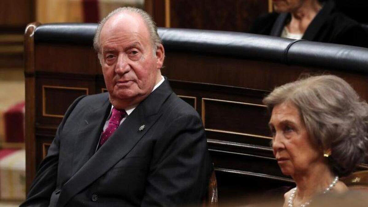 Fotografía del 12 de junio del 2018 del rey emérito Juan Carlos, junto a la Reina emérita Sofía, en el hemiciclo del Congreso de los Diputados, durante la solemne conmemoración del 40 aniversario de la Constitución.