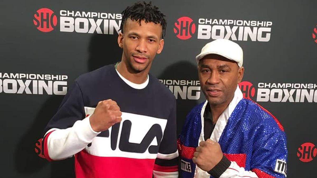 LEDUAN BARTHELEMY junto a su entrenador Joel Casamayaror en el Barclays Center de Brooklyn.