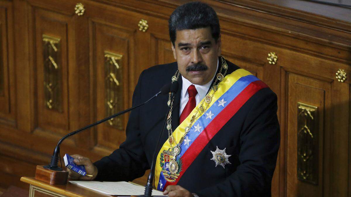El gobernante Nicolas Maduro habla ante la controversial Asamblea Nacional Constituyente durante una ceremonia organizada el jueves por el régimen para celebrar los resultados electorales del domingo, pese al desconocimiento de los resultados por parte de gran parte de la comunidad internacional.