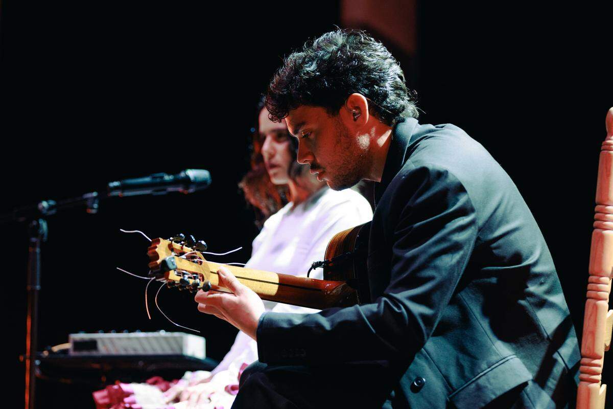 Benito Bernal acompañó a Ángeles Toledano durante la presentación  del disco “Sangre Sucia” en el Miami Beach Bandshell.