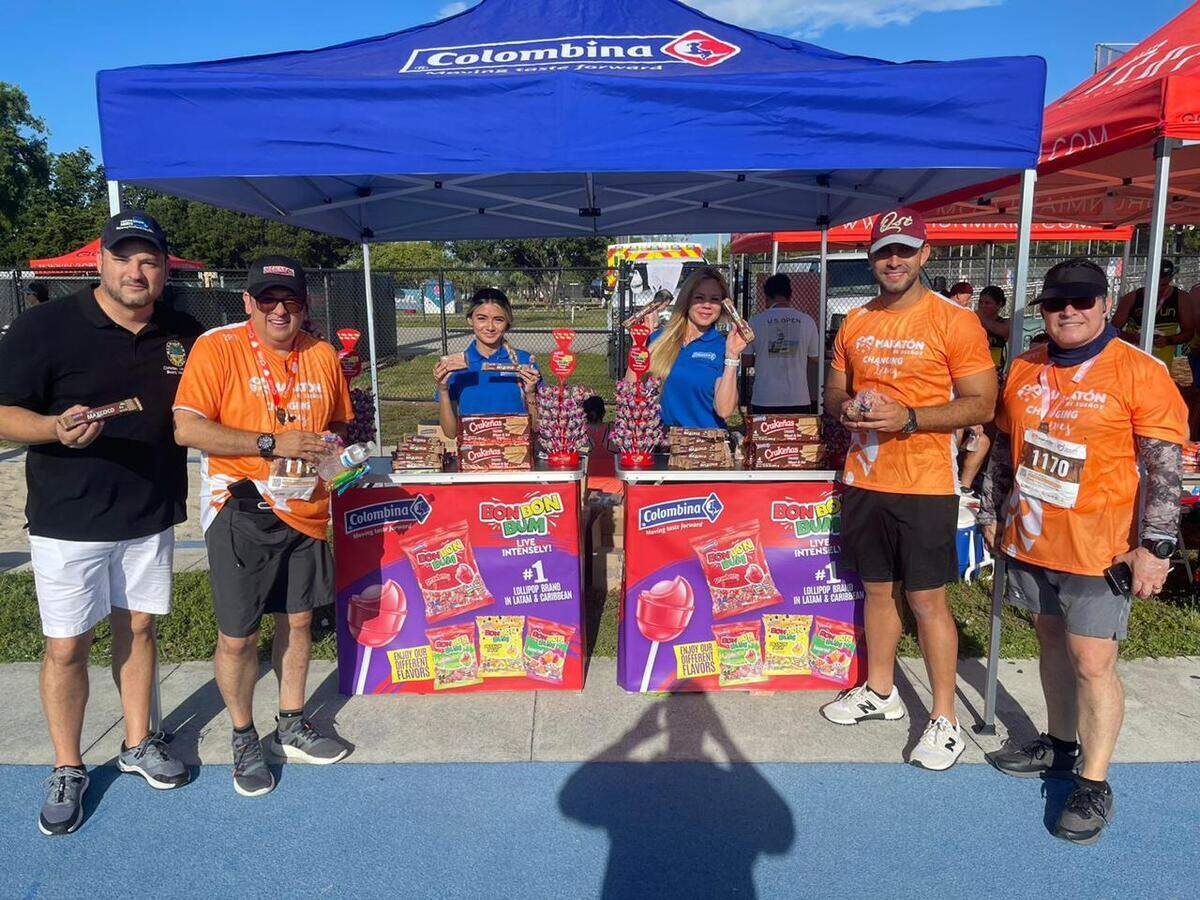 Un grupo de participantes en el Maratón de Sueños, el domingo 21 de agosto de 2022 en el Tropical Park de Miami.