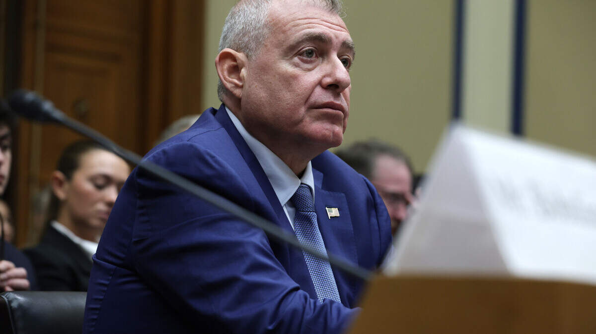 Lev Parnas testifica ante el Comité de Supervisión y Responsabilidad de la Cámara de Representantes el 20 de marzo de 2024, en Washington, D.C.