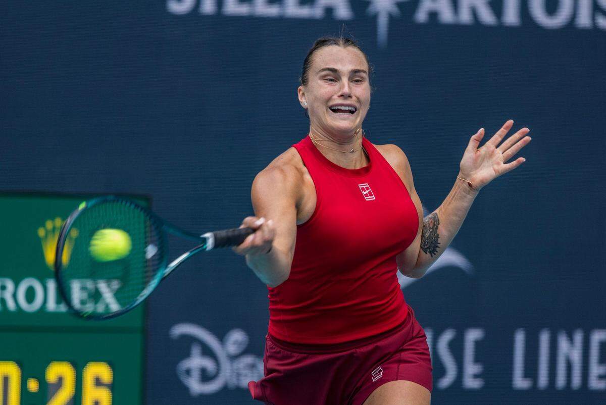 La bielorrusa Aryna Sabalenka derrotó 7-5, 6-2 a la estadounidense Jessica Pegula para conquistar su primer título del Miami Open, la tarde del sábado en la final femenina en el Hard Rock Stadium.