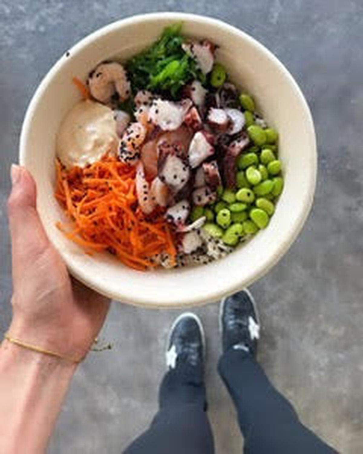 En My Ceviche, con varios locales por toda la ciudad, puedes diseñar tu propio ceviche seleccionando el marisco, el crujiente y el estilo que prefieras.