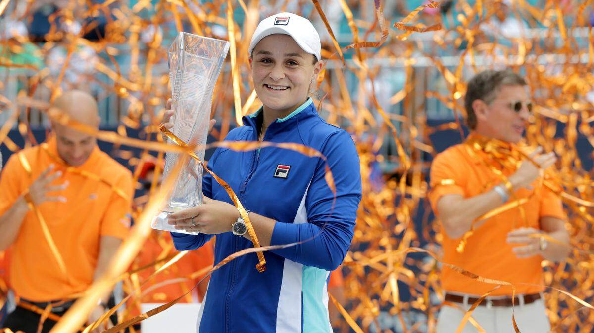 La australiana Ashleigh Barty pasó como un ciclón por el Hard Rock Stadium y se coronó campeona del Miami Open este sábado en Miami Garden.