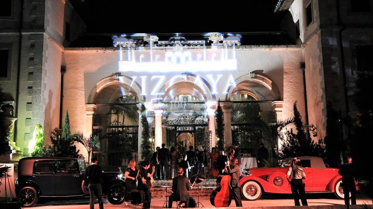 La espectacular entrada al palacio Vizacaya.