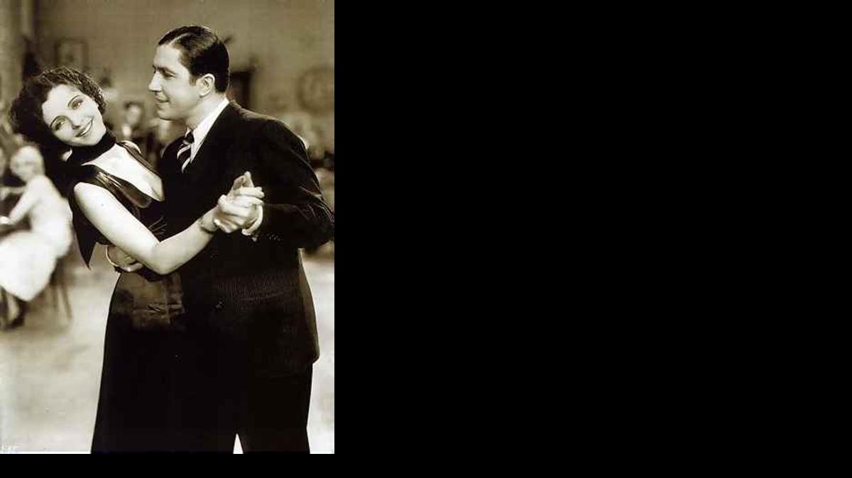 
CARLOS GARDEL y Mona Mari; la imagen fue tomada en 1934.



