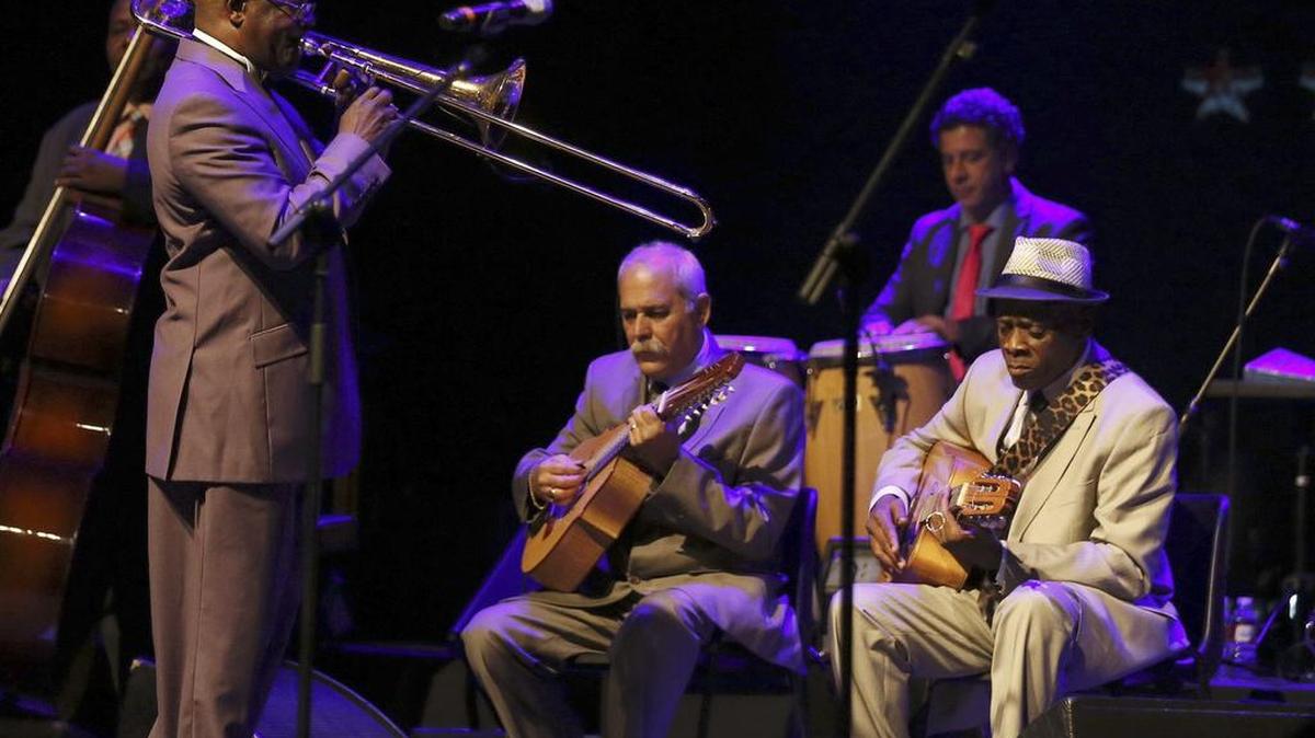 
La orquesta Buena Vista Social Club, durante el concierto ofrecido en julio del 2001 en el Teatro Circo Price, en Madrid.

