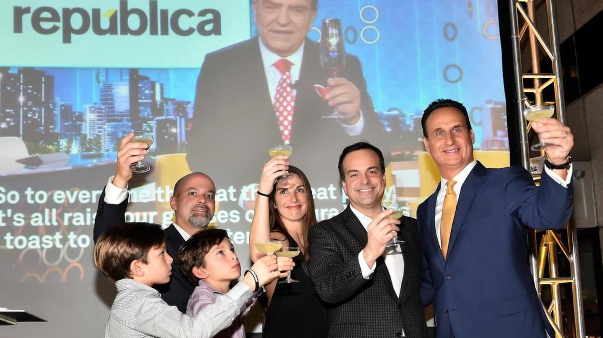 Luis Casamayor (atrás), Damian, Lucas y Francie Casamayor junto a Jorge Plasencia y José Diaz-Balart.