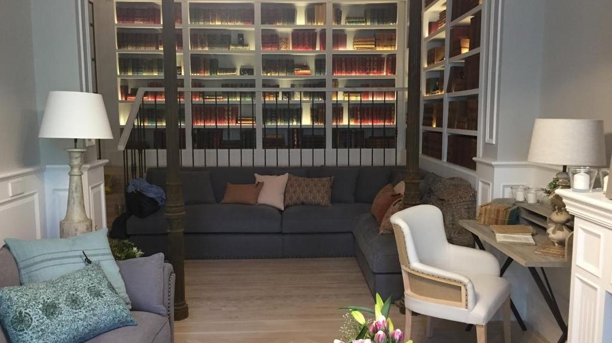 Una sala-biblioteca inspirada en las que existían en las casas de la burguesía de finales del siglo XIX.