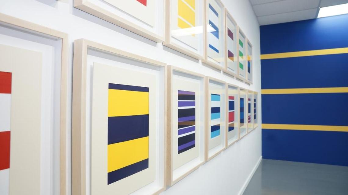 Vista parcial de la exhibición ‘Surreptitious Stripes’ de Francisco Masó.